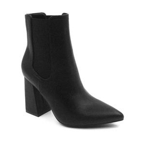 NWT | never worn | Kensington Chelsea Boot - Size 6 - black